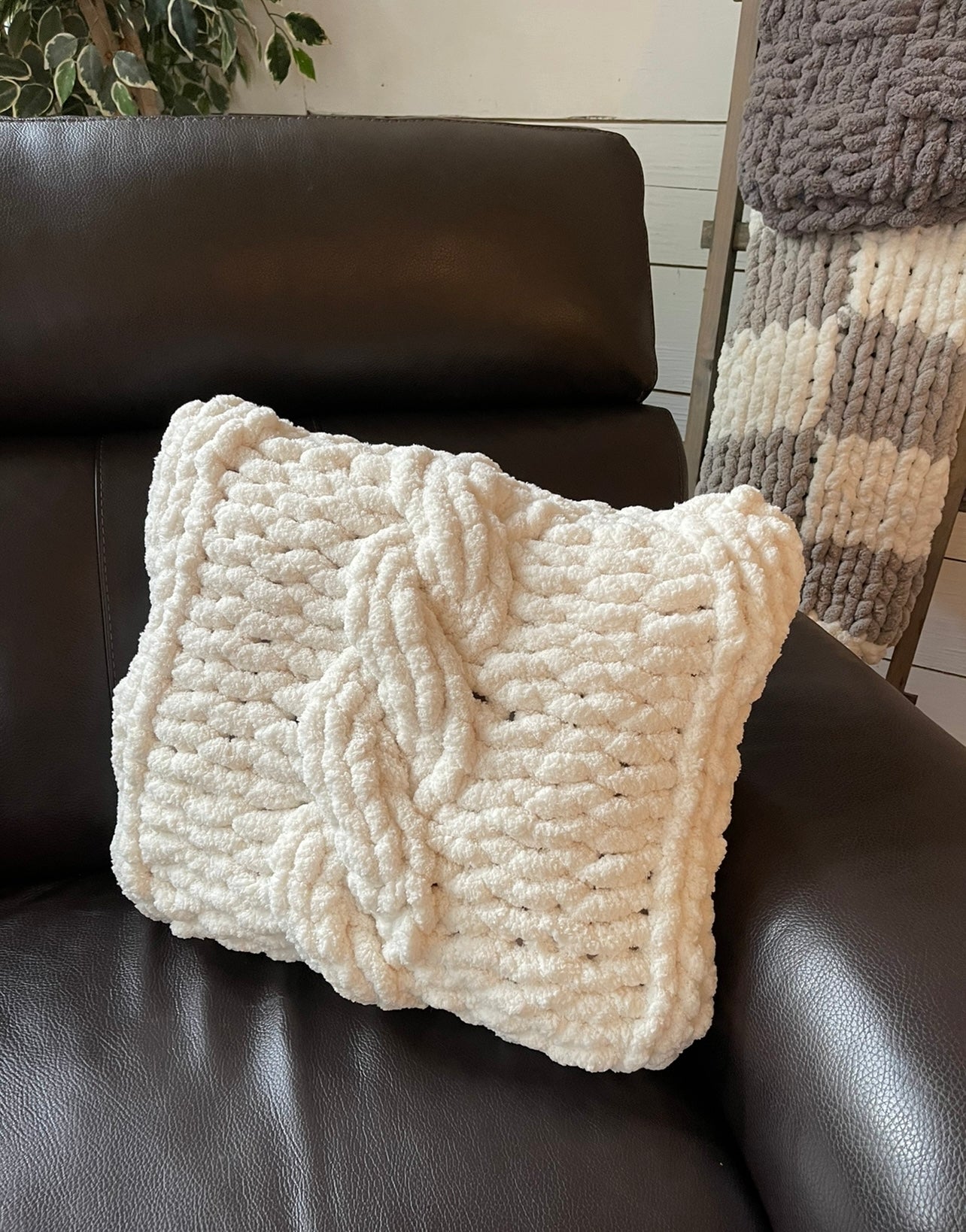 HiEnd Accents Cable Knit Pillow - Cream